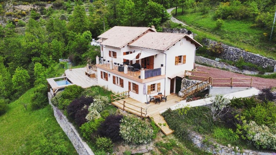 Photo of Buildings in Guillaumes