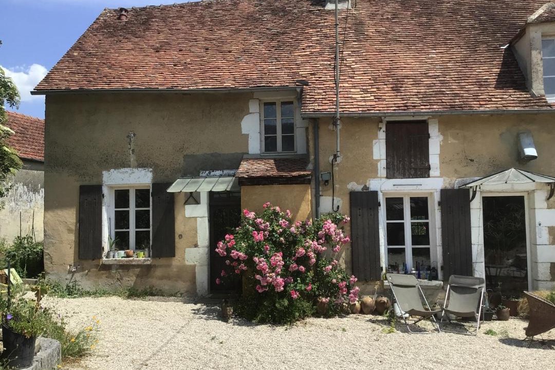 Photo of Buildings in Thury