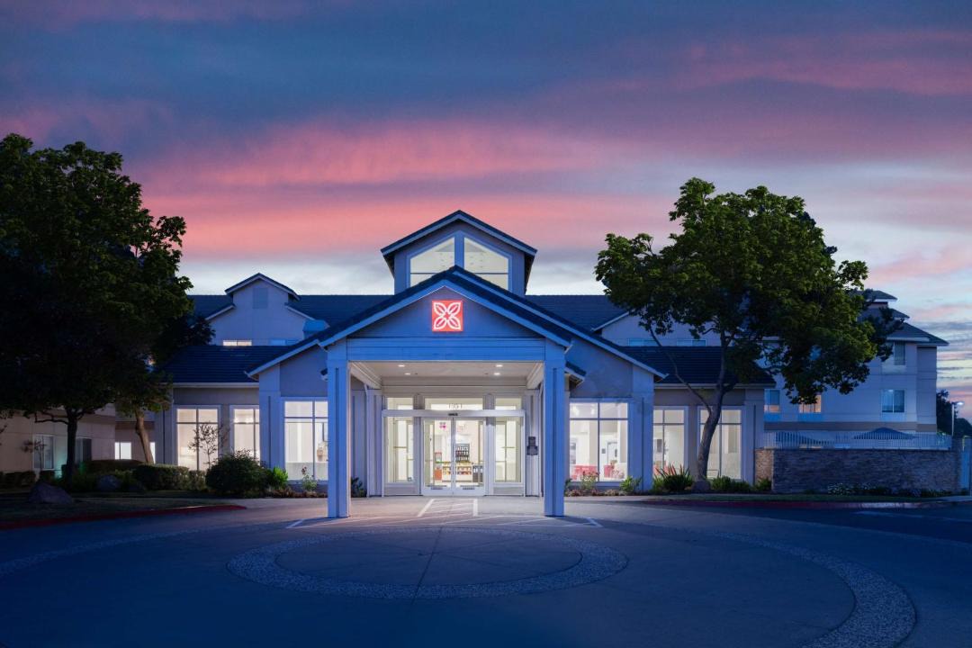 Photo of Buildings in East Roseville Parkway