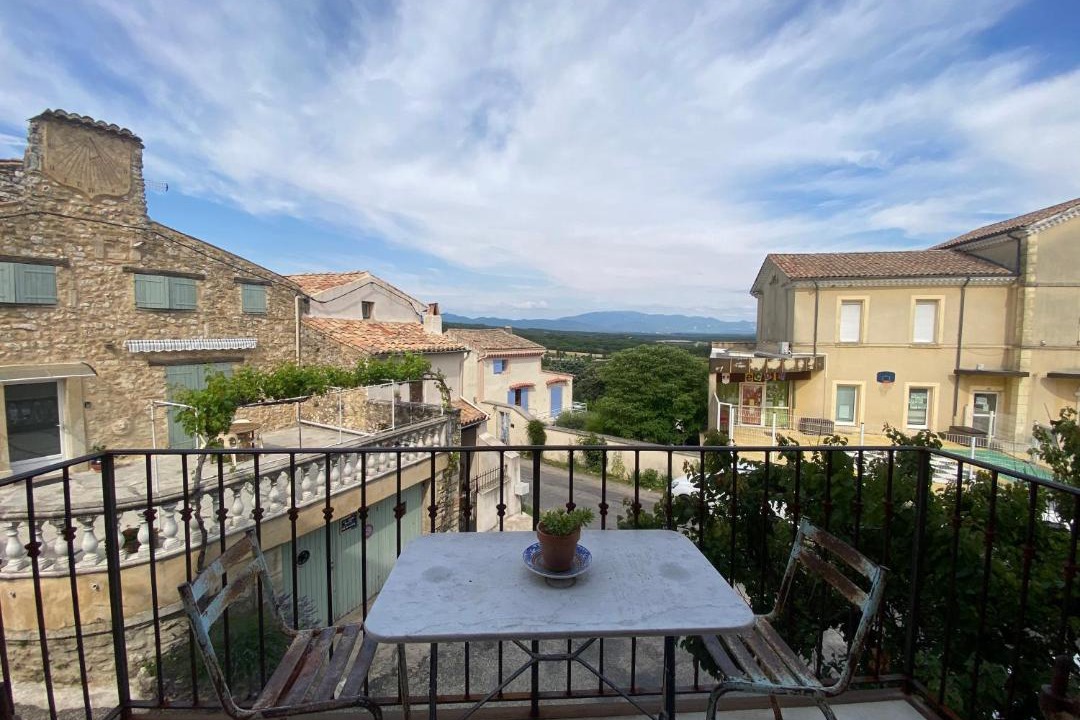 Photo of Patio Balcony in Reauville