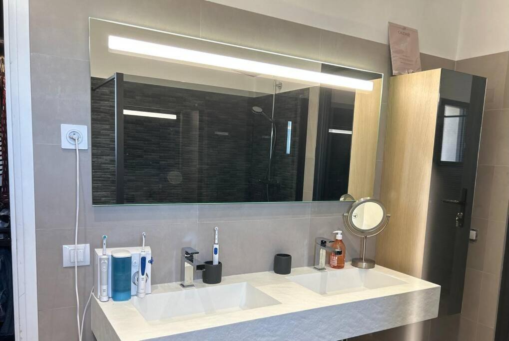 Photo of Bathroom in Arles