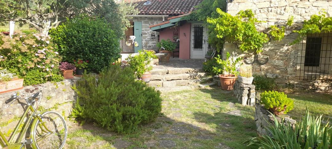 Photo of Others in Courry