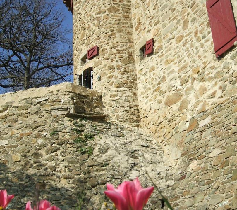 Photo of Buildings in La Repara-Auriples