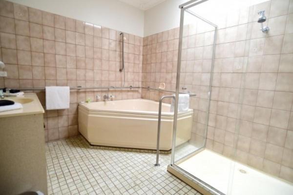 Photo of Bathroom in Benalla