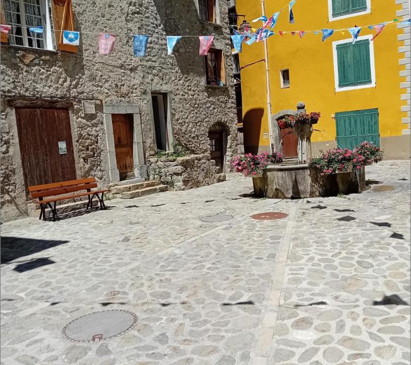 Photo of Others in Allos