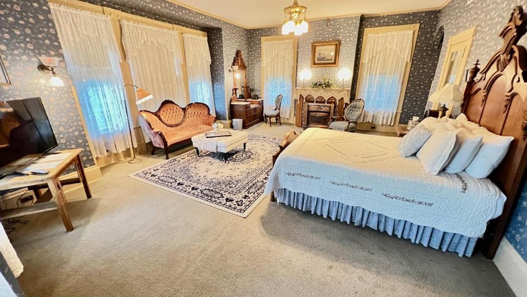Photo of Bedroom in Dubuque