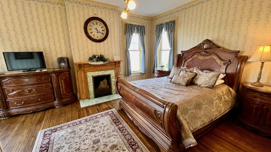 Photo of Bedroom in Dubuque