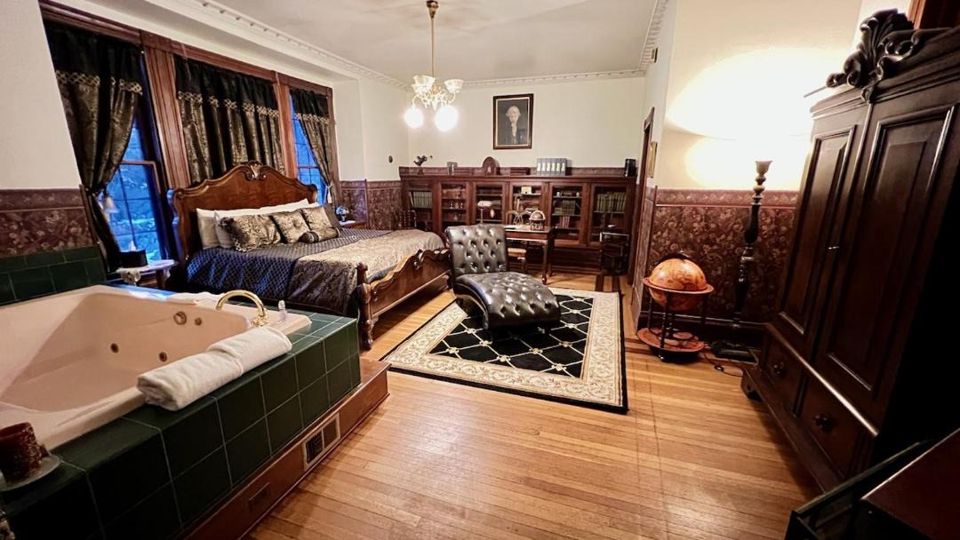 Photo of Bedroom in Dubuque