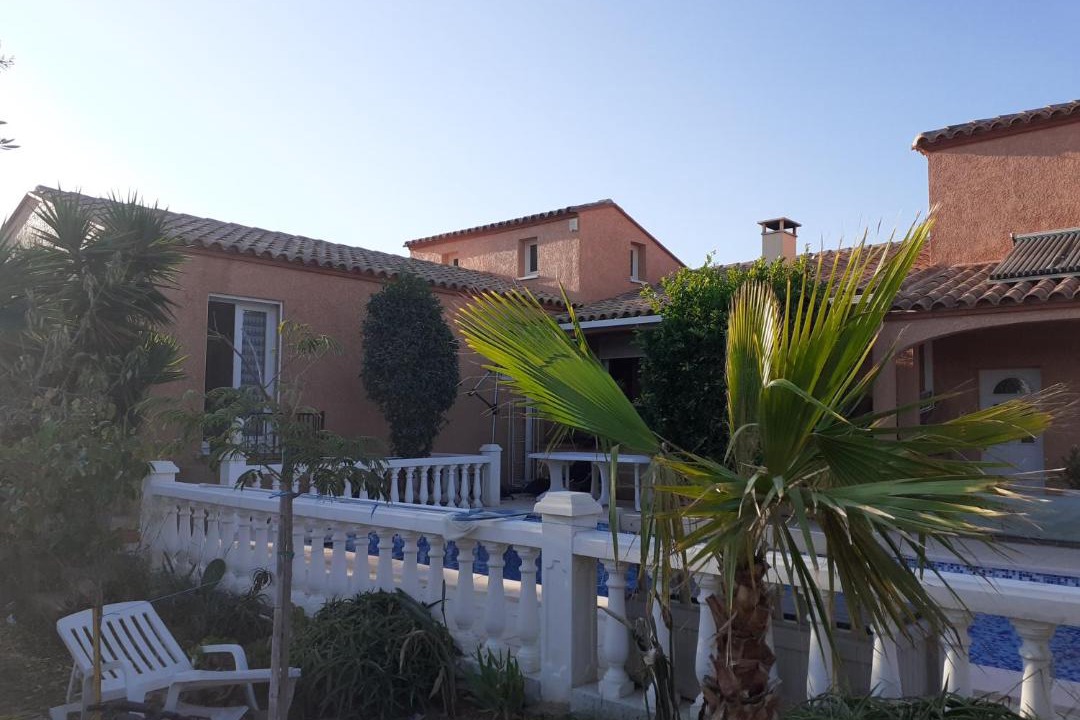 Photo of Buildings in Pia