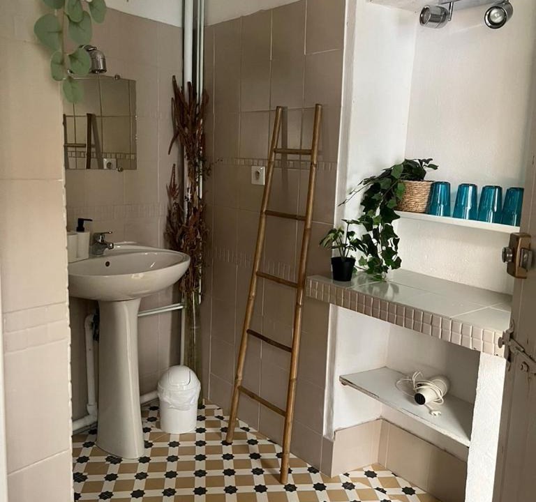 Photo of Others in Aveze