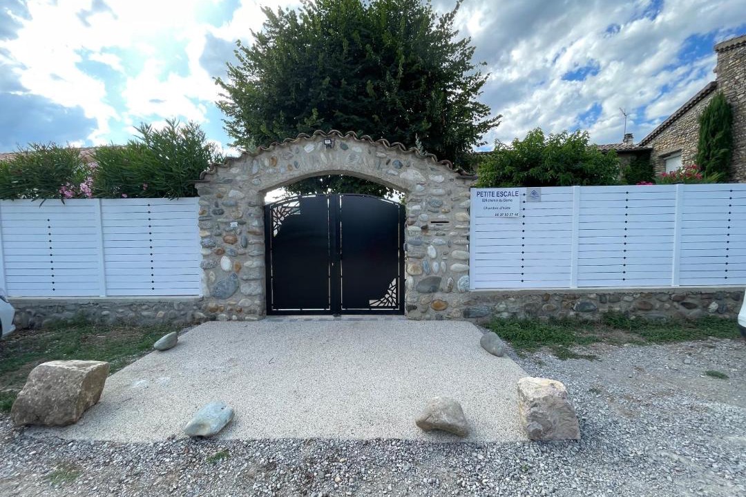 Photo of Others in Charmes-sur-Rhone