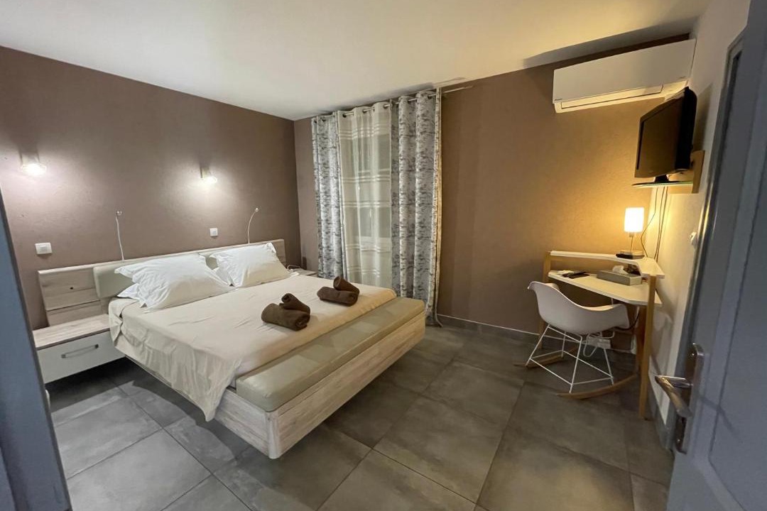 Photo of Others in Charmes-sur-Rhone