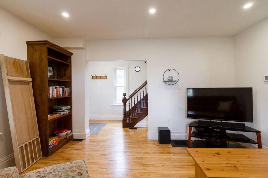 Photo of Livingroom in Greater Napanee