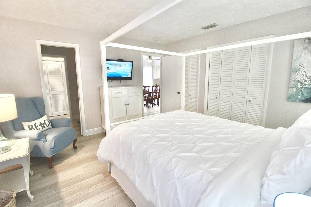 Photo of Bedroom in Tequesta