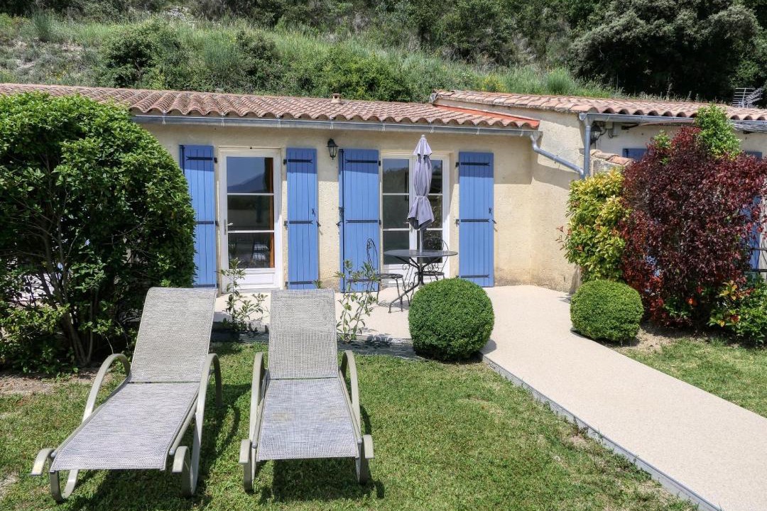 Photo of Buildings in Crestet