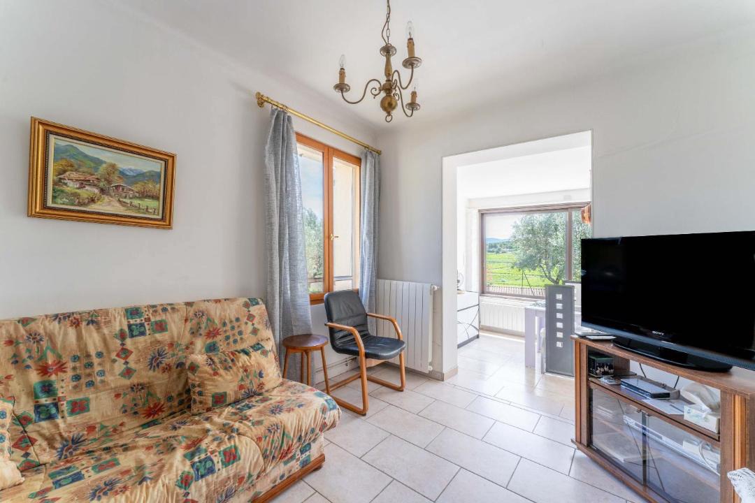 Photo of Livingroom in Faucon