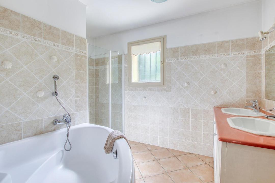 Photo of Bathroom in Brignoles