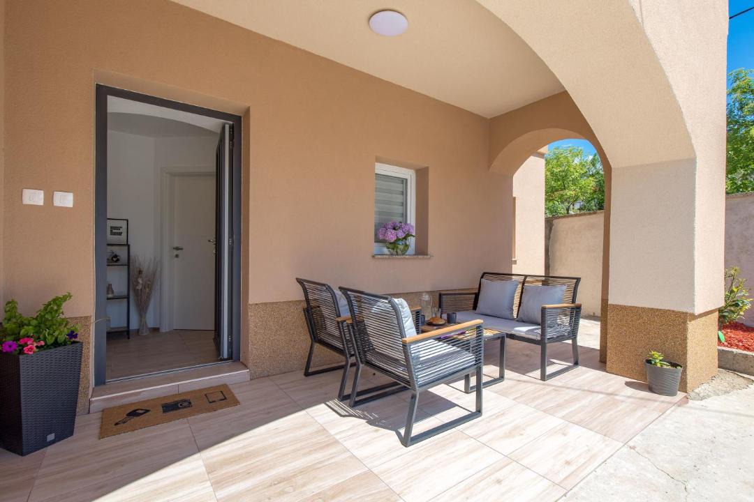 Photo of Patio Balcony in Sarsoni