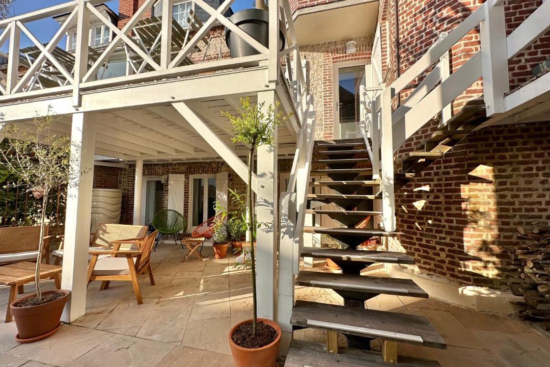 Photo of Patio Balcony in Etretat