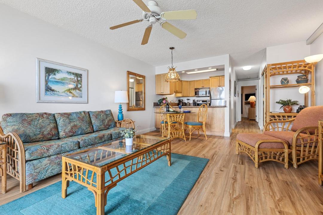 Photo of Others in Kahana