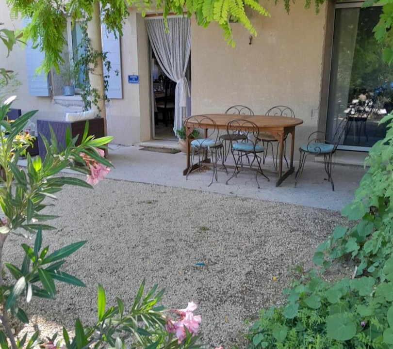 Photo of Buildings in Beaumes-de-Venise