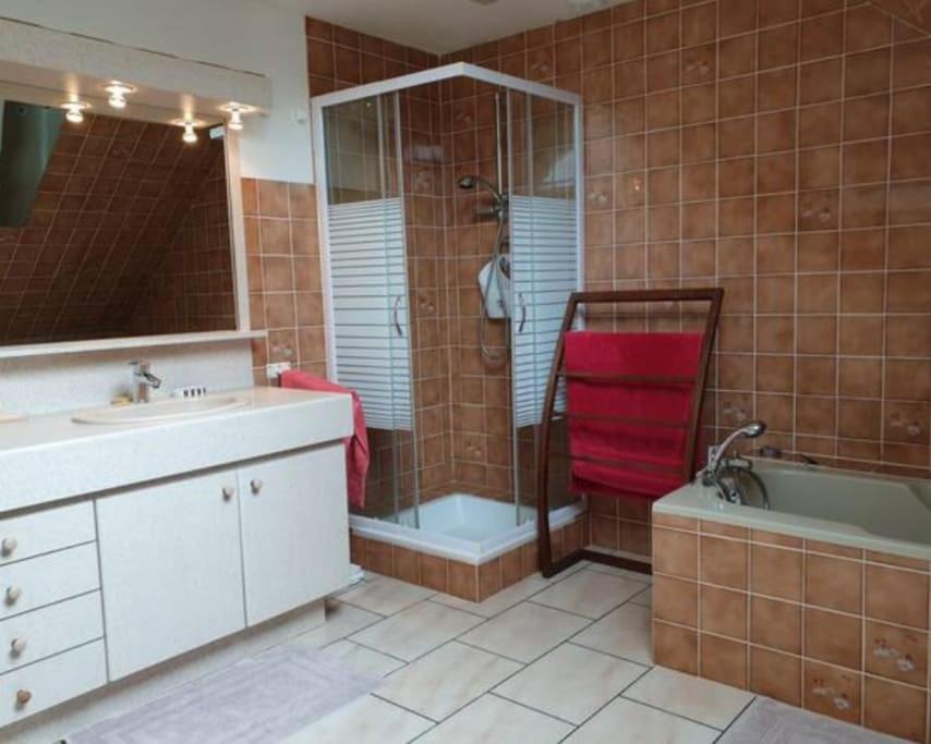 Photo of Bathroom in Coulouvray-Boisbenatre
