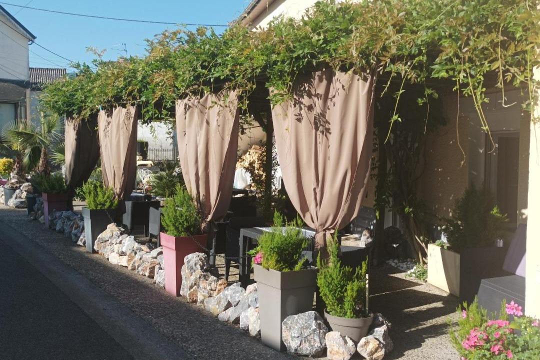 Photo of Others in Poueyferre