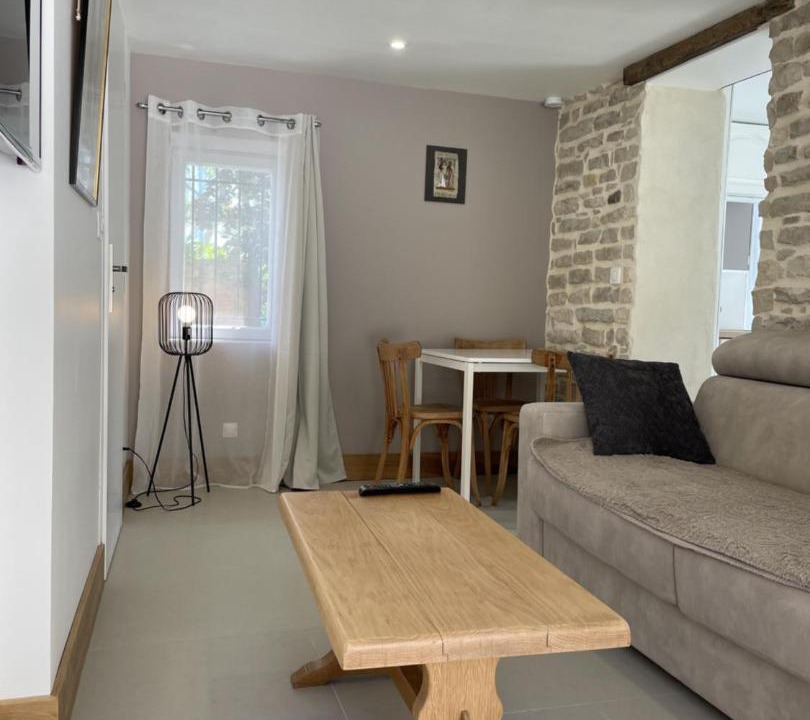 Photo of Livingroom in Fussey