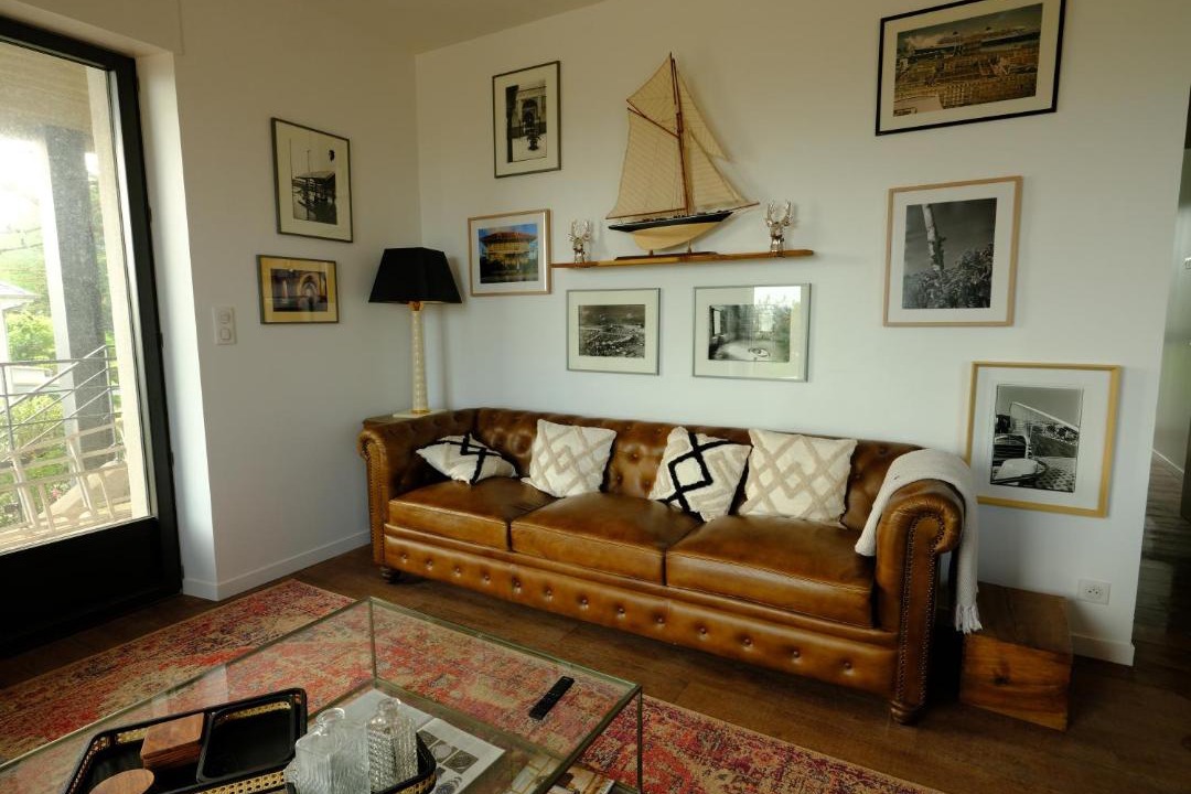 Photo of Livingroom in Reville