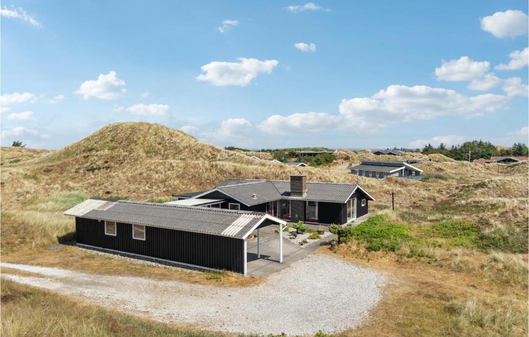 Photo of Buildings in Haurvig