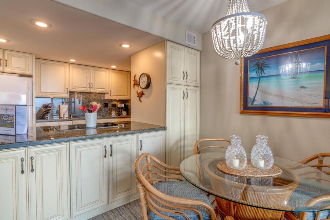 Photo of Others in Kahana