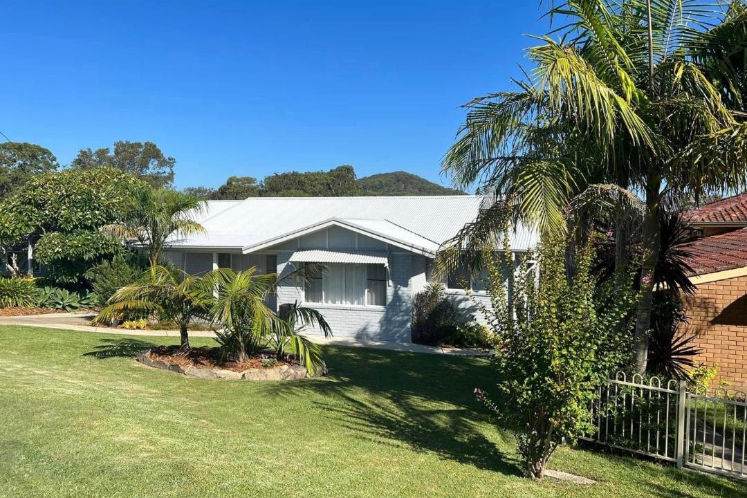 Photo of Buildings in Scotts Head