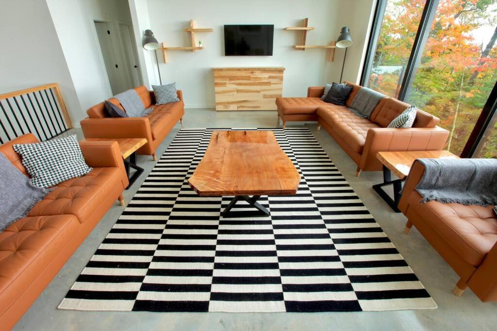 Photo of Livingroom in Petite-Riviere-Saint-Francois