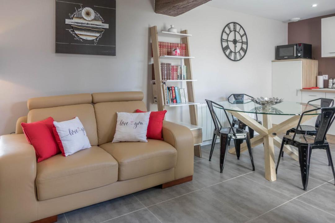 Photo of Livingroom in Saint-Denis-de-l'Hotel