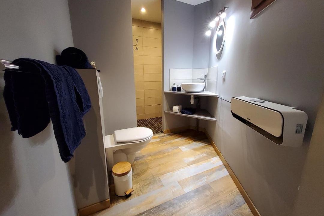 Photo of Bathroom in Courtonne-la-Meurdrac