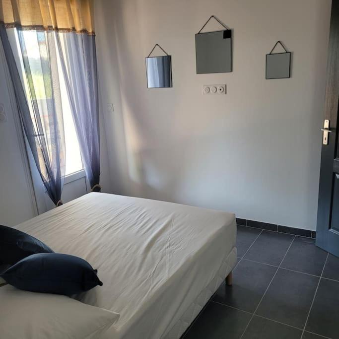 Photo of Bedroom in Saint-Jean-de-Serres