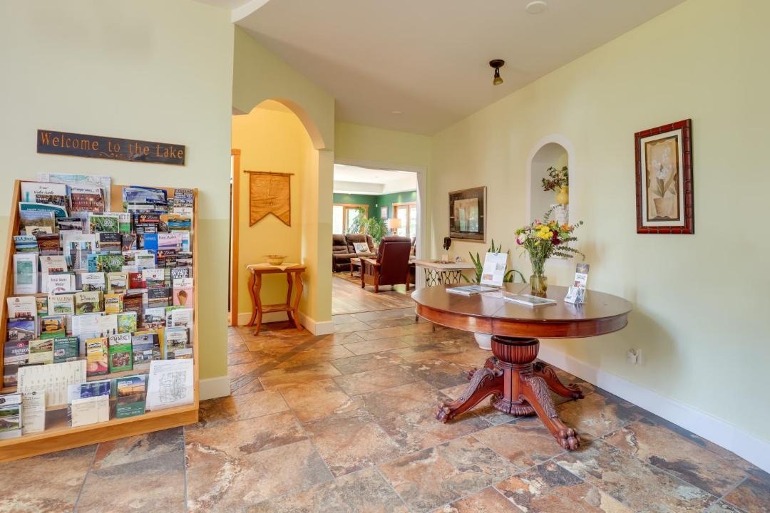 Photo of Livingroom in Teall Beach