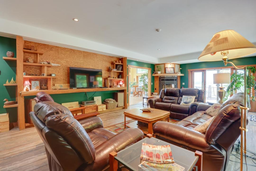 Photo of Others in Teall Beach