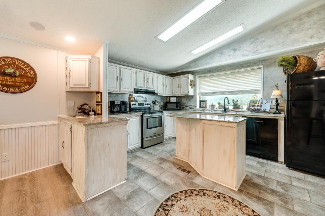 Photo of Kitchen in St. James