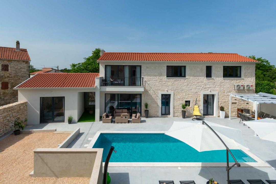 Photo of Outdoor in Tinjan