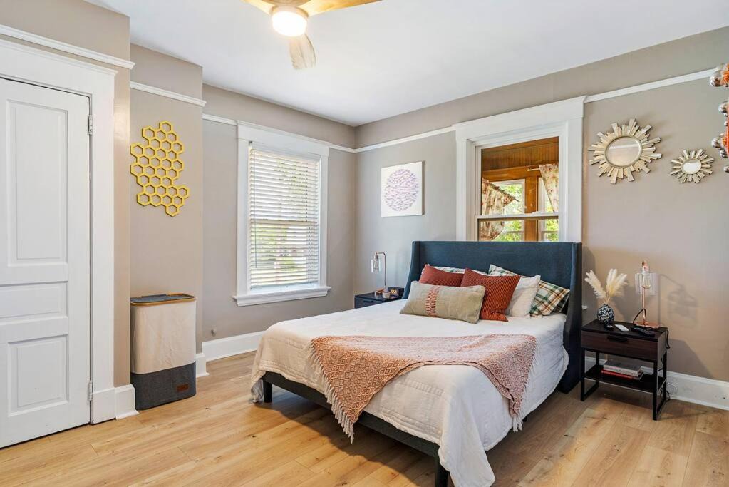 Photo of Others in Oakley