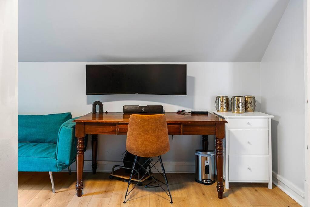 Photo of Others in Oakley