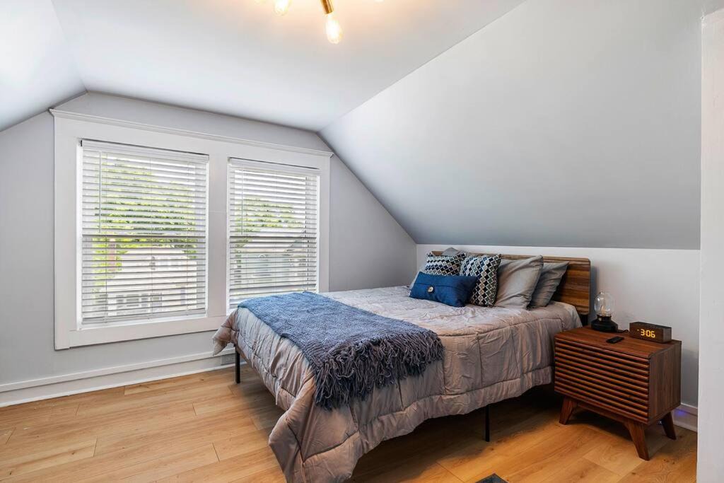 Photo of Others in Oakley