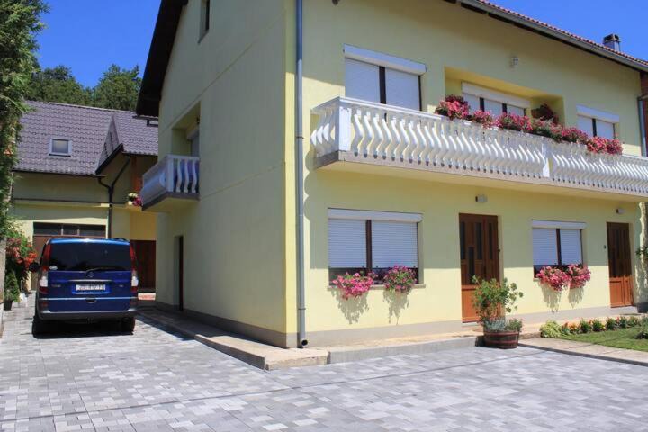 Photo of Buildings in Gracac