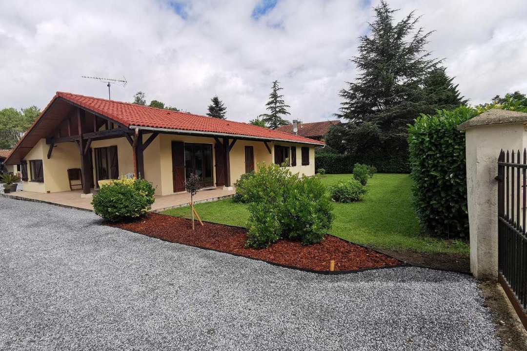Photo of Buildings in Onesse-et-Laharie