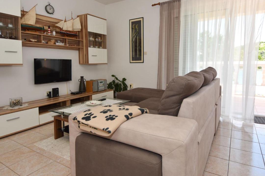 Photo of Livingroom in Mali Iz