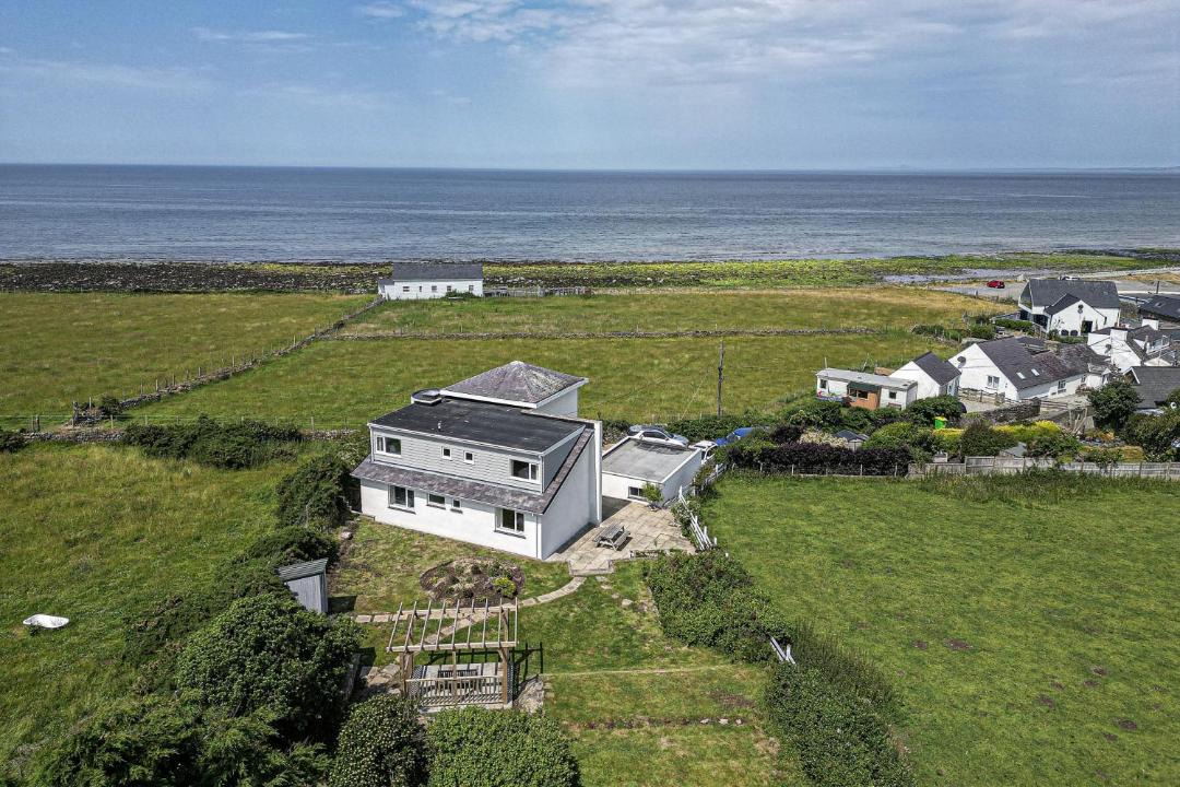 Photo of Others in Dinas