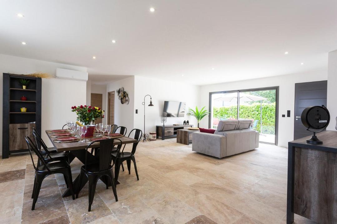 Photo of Livingroom in Saint-Victor-la-Coste