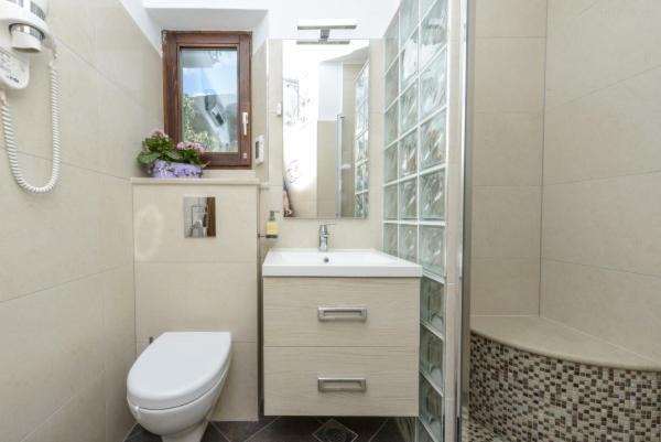 Photo of Bathroom in Gornji Kono