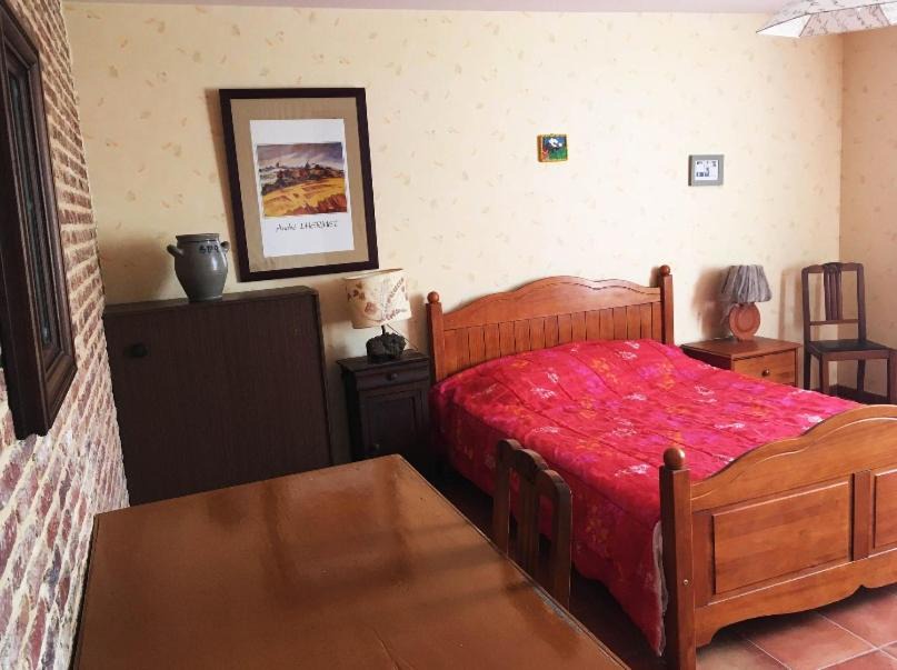 Photo of Bedroom in La Neuville-aux-Joutes